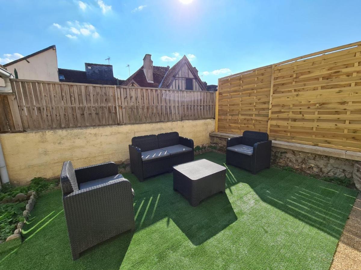 Maison Charme Avec Terrasse Hypercentre, Tres Calme Joigny Exterior photo